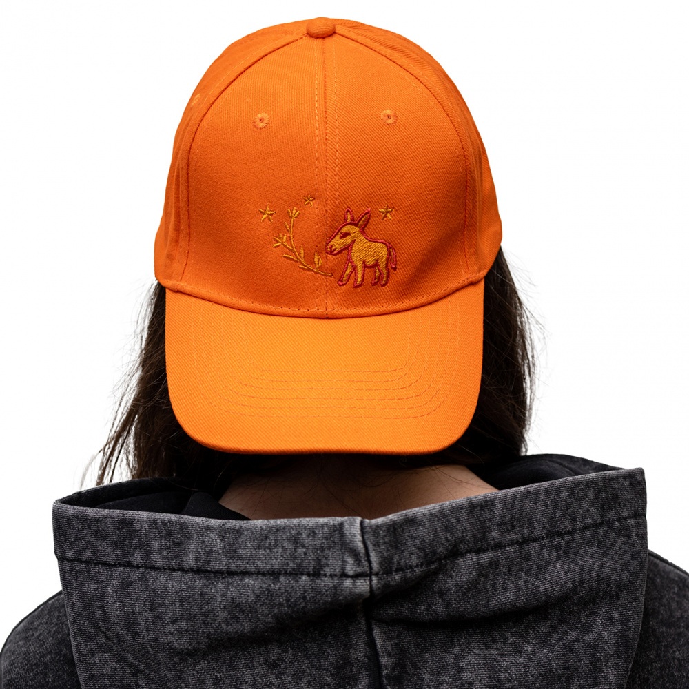 картинка Бейсболка оранжевая к выставке "Марк Шагал. Радость земного притяжения" 